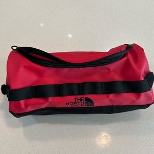 Base Camp Travel Canister—L Red